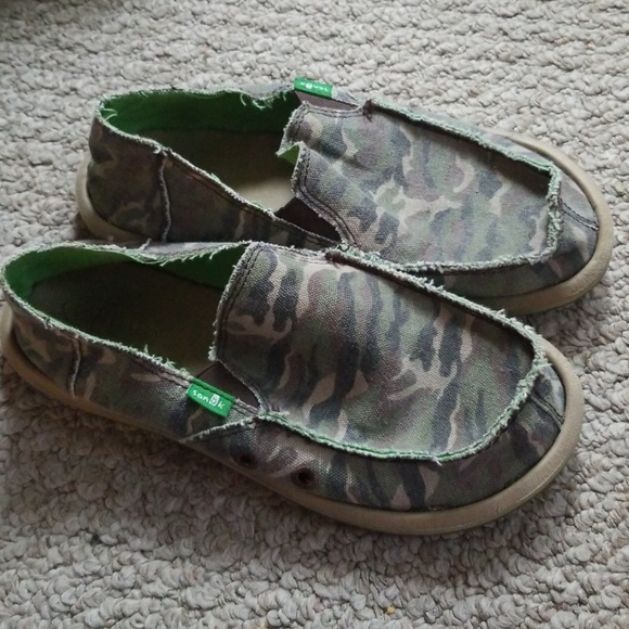 shoes like sanuks